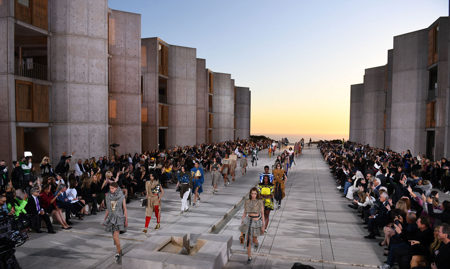 L'Institut Salk accueille le défilé de mode Louis Vuitton - Salk
